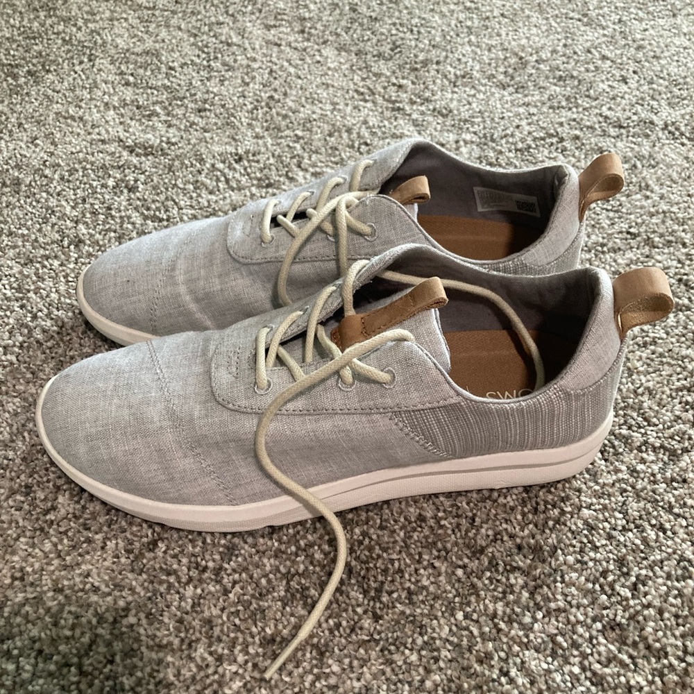 Tom’s gray sneaker - Picture 2 of 4